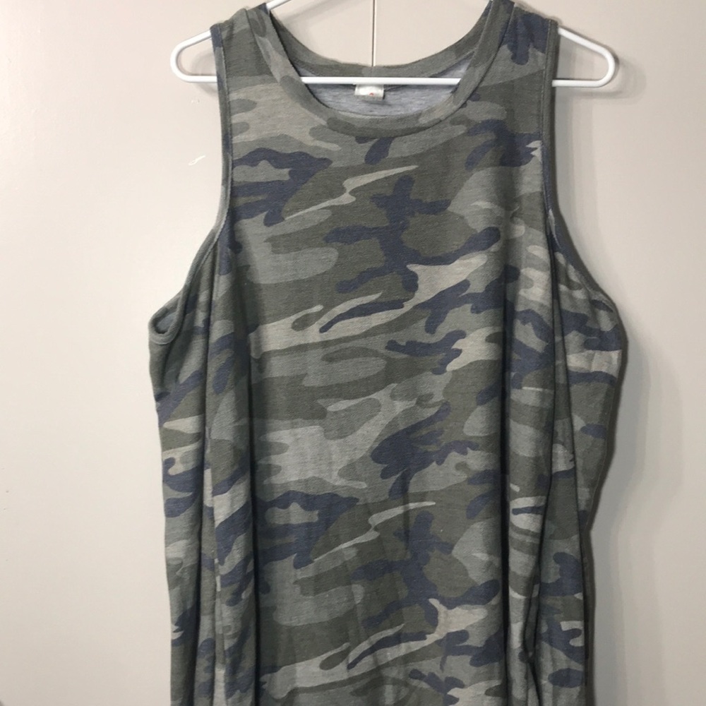 Long sleeve open shoulders